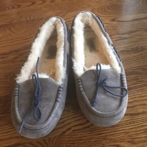 NWOT UGG ‘Tate’ slipper